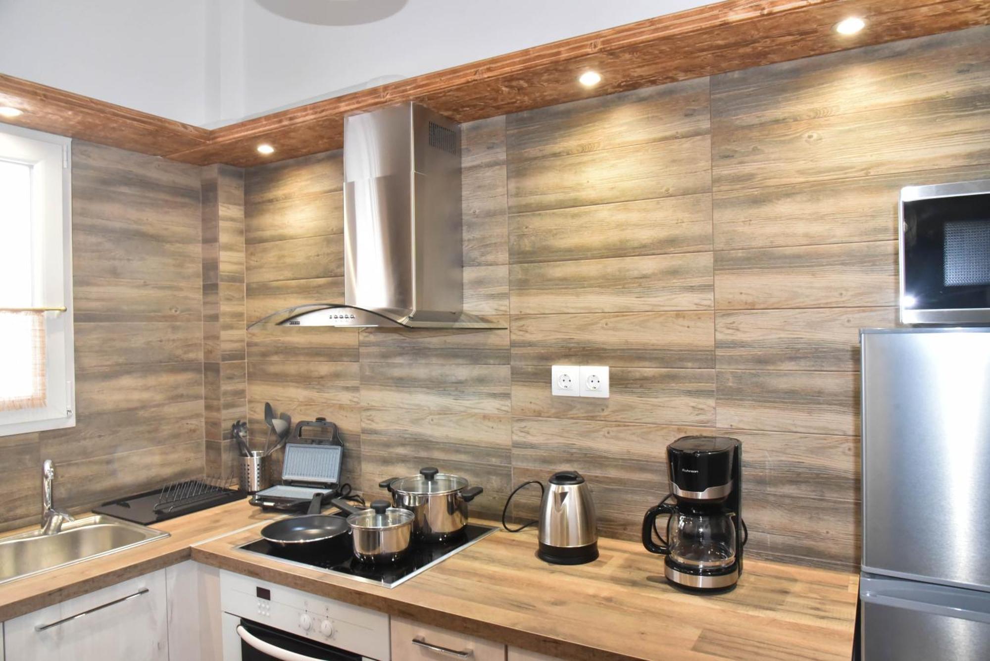 F K Apartment *